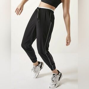 Athleta Brooklyn Colorblock Jogger Black 4 Small Travel Sport Lightweight
